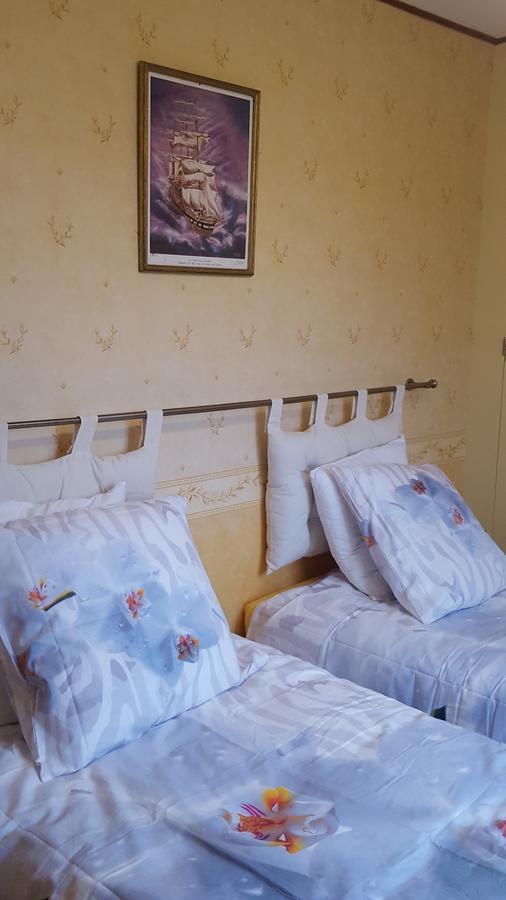 Bed and Breakfast Camden House Aubry-le-Panthou Zewnętrze zdjęcie